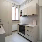 Red Diamond Elite -spacious Ultra Apartament Bucureşti