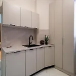 Red Diamond Elite -spacious Ultra Apartamento Bucarest