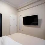 Red Diamond Elite -spacious Ultra Apartamento Bucarest