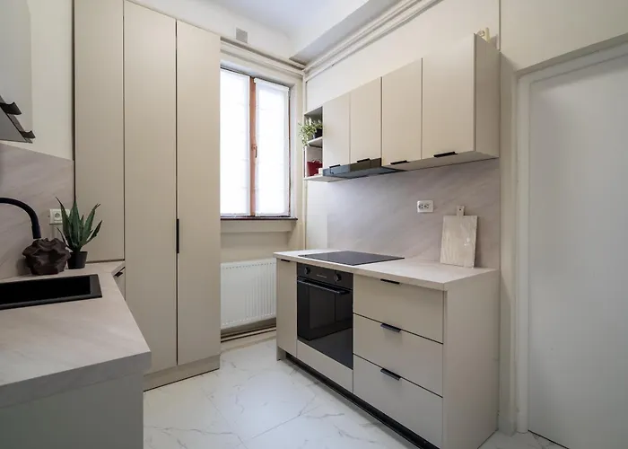 Red Diamond Elite -spacious Ultra Apartamento Bucareste